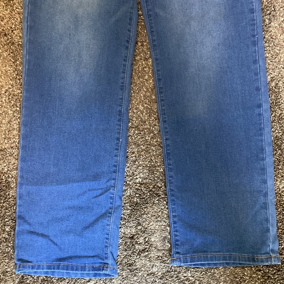 C.O.Z.Y Women’s Button Fly Straight Leg Jeans NWT - Picture 3 of 5
